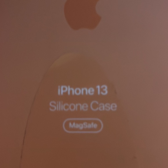 APPLE. iPhone 13 silicone case - Picture 2 of 2
